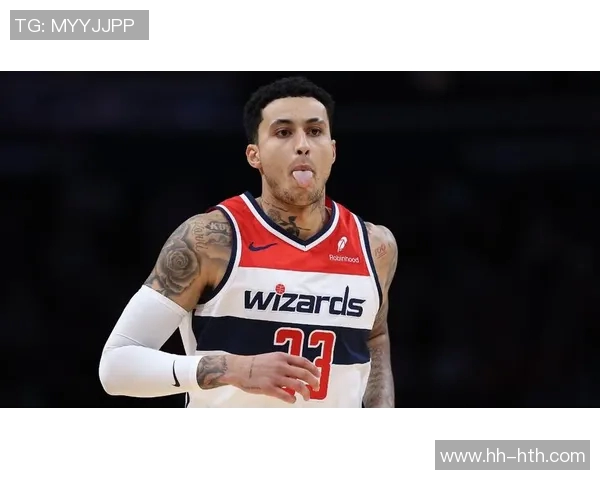 库兹马与足球球星的相似之处：从外貌到球场风格的对比分析